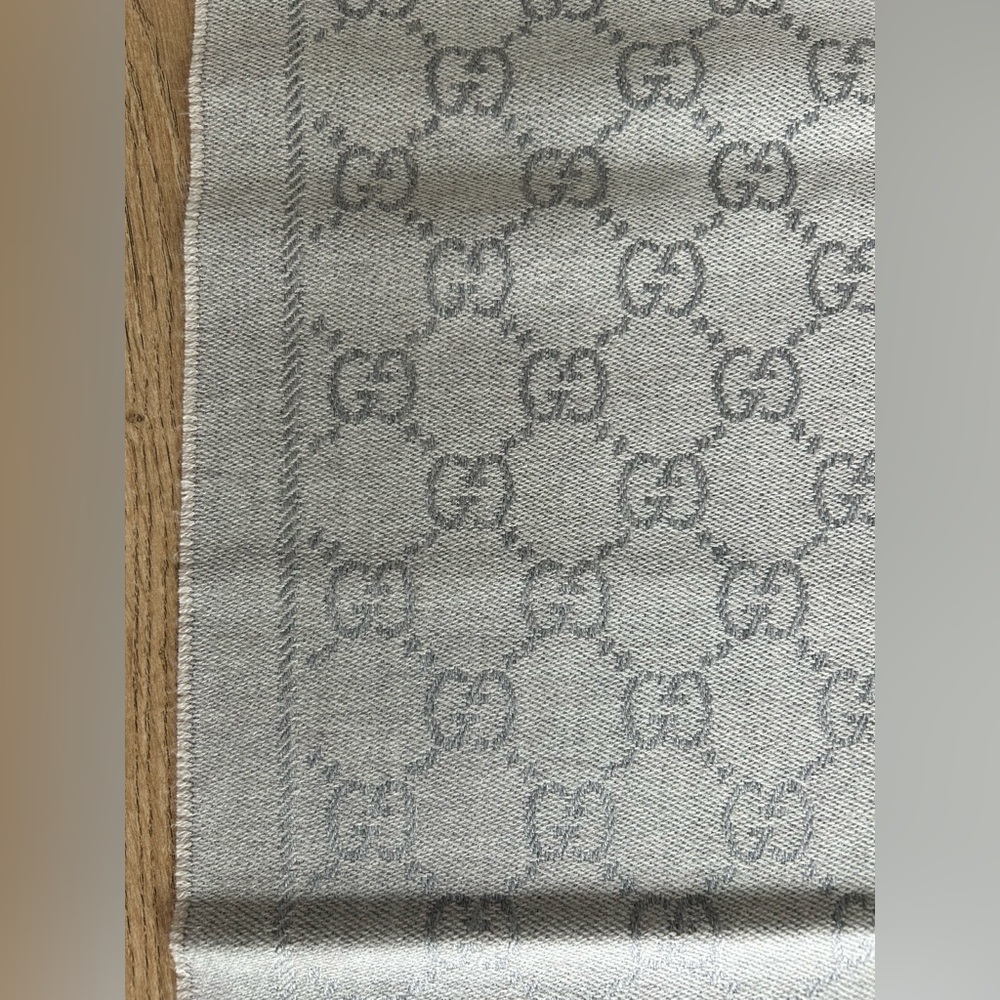 Gucci Monogram Scarf - Picture 3 of 7